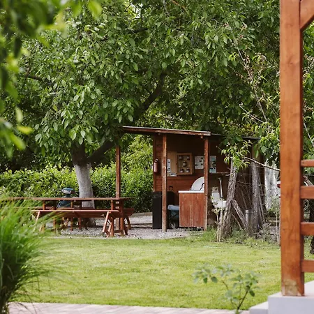 Minardi Vendeghazak Apartament Berekfürdő